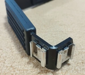 Kameragriff mit Blitzlicht Adapter - Bild 1 von 4