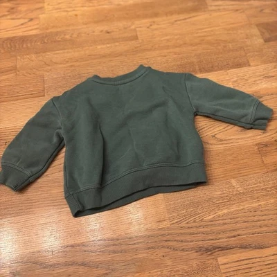 Felpa girocollo bambino gioiosa stampa grafica manica lunga verde 3 M Little Co. - Immagine 1 di 3