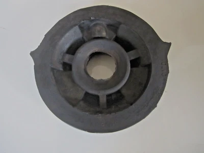 VOLVO 140 142 144 145  240 242 244 260 ORIGINAL VOLVO  DRIVESHAFT CENTER SUPPORT - Image 1 of 2