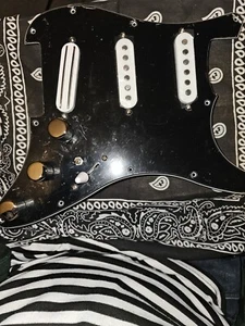 loaded stratocaster pickguard 7 way switching with coil split - Picture 1 of 4