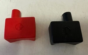 NEW HIGH QUALITY PVC BATTERY TERMINAL CONNECTORS - POSITIVE NEGATIVE RED BLACK - Picture 1 of 6