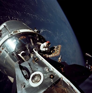 Apollo 9 EVA und Mondlandefähre VERBESSERTE Drucke - Bild 1 von 5