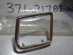 1973-75 YAMAHA TX500 XS500 TX XS 500 CUBIERTA LATERAL IZQUIERDA MOLDEADO 2 FABRICANTE DE EQUIPOS ORIGINALES 371-21782-00 - Imagen 1 de 1