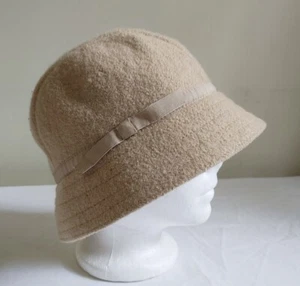Betmar New York Ladies Bucket Brim Hat with Velvet Bow Tan Wool Felt Vintage - Picture 1 of 3