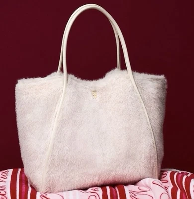 NWT VICTORIA'S SECRET LUXE CREAM SOFT FAUX FUR TOTE TRAVEL BAG SNAP CLOSE 2025 - Image 1 of 4