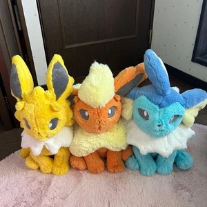 Juego de Peluche Esponjoso Original Pokemon Center Vaporeon Jolteon Flareon - Imagen 1 de 1