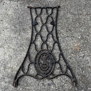 VINTAGE Singer Sewing Machine CAST IRON Treadle Base Leg WITH WHEELS 28 1/4” - Picture 1 of 10