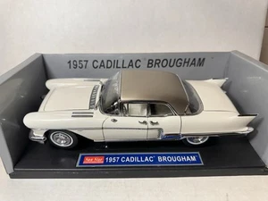 Sun Star 1957 Cadillac Brougham in Chamonix White 1:18 Diecast (READ) - Bild 1 von 20