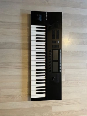 Native Instruments Komplete Kontrol S49 Mk2 - Image 1 of 4