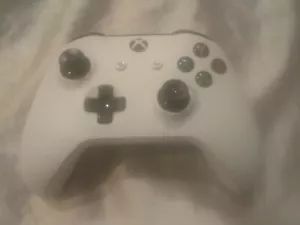 OEM XBOX ONE S CONTROLLER WHITE WIRELESS - Picture 1 of 5