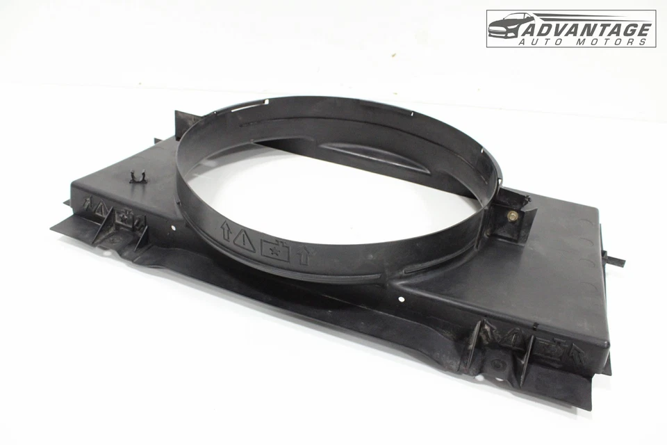 HUMMER H2 2003-2007 6,0 L motor radiador refrigerante ventilador cubierta OEM Foto 1 de 4