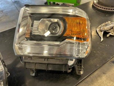 16-17 GMC SIERRA OEM LH HEADLAMP 23268192  198692 - Image 1 of 3