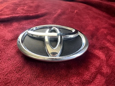 Rejilla delantera Toyota Camry emblema logotipo LE XLE 2012 2013 2014 2015 2016 2017 Foto 1 de 4