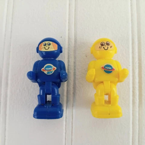 Vintage TOMY Magnetic Spaceman Astronaut Figures Toys Yellow & Blue Cover