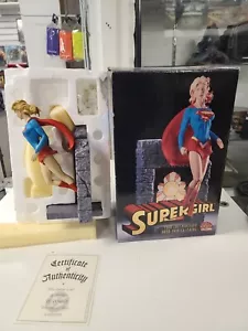 2000 STATUA SUPERGIRL 10,25"" porcellana fusa a freddo limitata DC aperta direttamente - Foto 1 di 7
