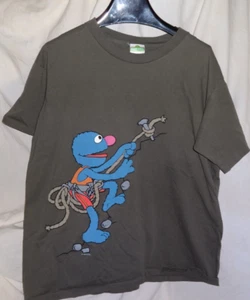 Vintage Grover Sesame Street Jim Henson Distressed T Shirt Rock Climbing XL - Picture 1 of 5