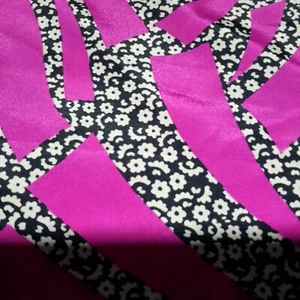 Vintage Retro SILKY Fabric. SIZE IS IN PHOTOS (COMBINE POST AVAILABLE) - Picture 1 of 10