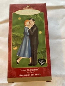 I Love Lucy Hallmark Andenken 2000 Ornament Lucy Is Enceinte - Bild 1 von 4