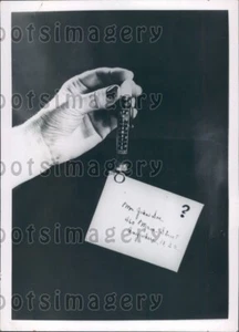 1950 Postamatic Federgewicht Postwaage Pressefoto - Bild 1 von 2