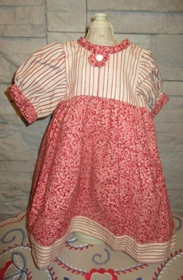 ROBE POUR POUPEE ANCIENNE  / TBE - Photo 1/3