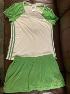 Gonna da tennis donna Adidas ClimaCool ClimaLite manica corta top set UK 16 US 12 - Foto 1 di 8