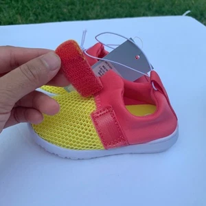 Cat & Jack Oscar Water Shoes for Toddler kids Size 5 NWT - Picture 1 of 7