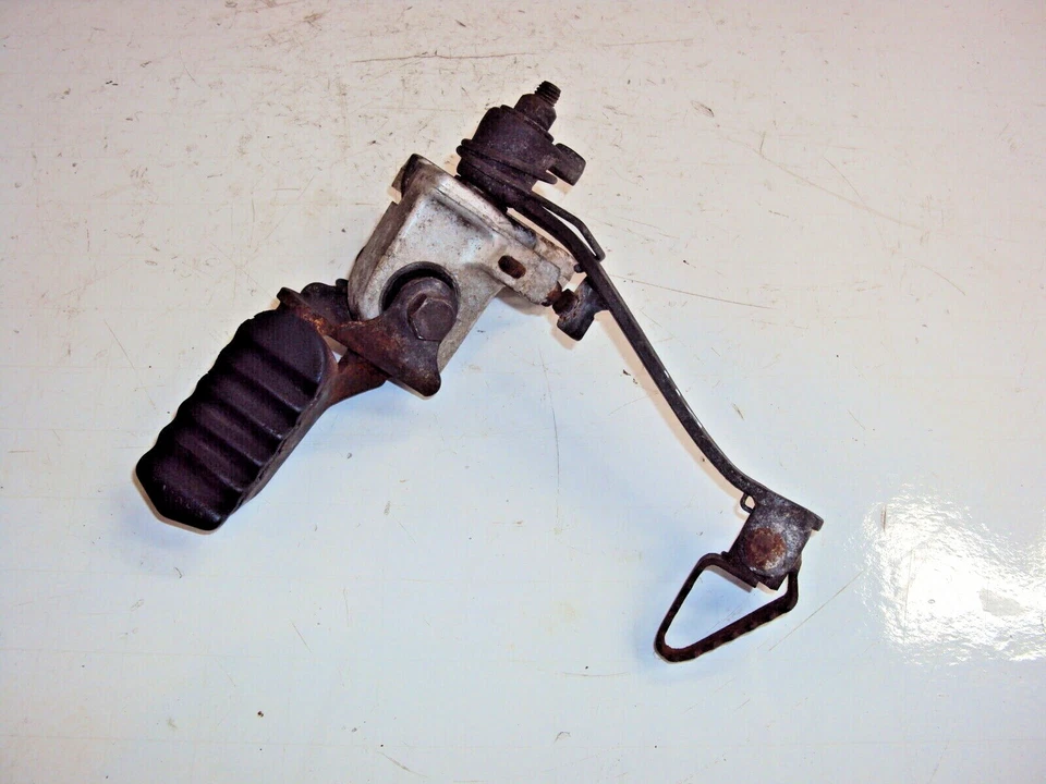 Pedal de freno derecho original original original genuino Cagiva clavija y percha Foto 1 de 4