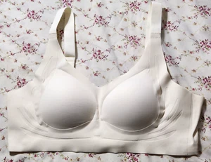 NWOT Set of 2 Size 5XL Padded Extra Support Bras Cream & Black Nylon Elastane - Picture 1 of 20