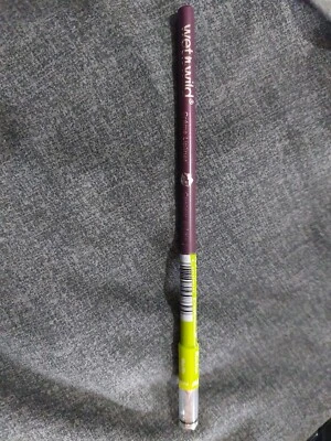 Wet n Wild Color Crame  Lipliner  Lip Pencil 714B Wine / Vin - Image 1 of 3