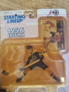 Starting Lineup 1996 Edition Hockey Figurine & Trading Card Combo