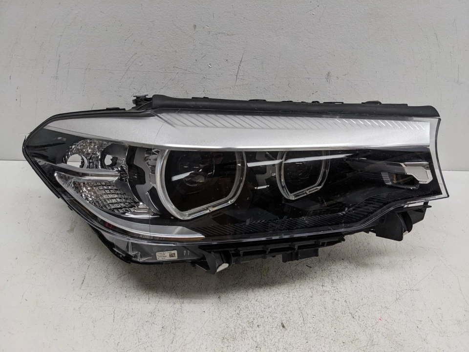 Faro delantero derecho pasajero BMW 520i 530i LED 2017-2020 V3 Foto 1 de 4