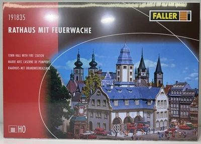 Faller H0 191835 Bausatz  "Rathaus mit Feuerwache" NEU & OVP - Bild 1 von 3