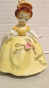 1950'S VTG ARNART CHERCHEZ LA FEMME PORCELAIN GIRL IN YELLOW DRESS HAT JAPAN - Picture 1 of 9