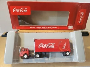 Athearn #8240 Coca-Cola Ford C Tractor with 28' Pup Trailer 1:87 Scale Train Acc - Bild 1 von 5