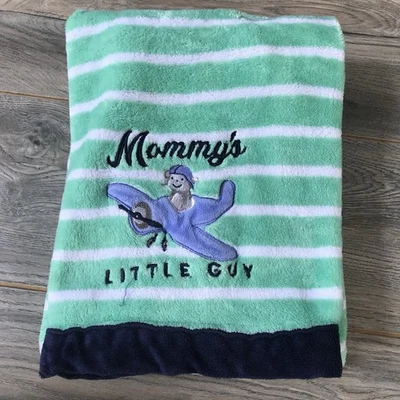 Manta Carter's Baby Mommy's Little Guy Avión Verde Rayas Azul Vellón Lovey Foto 1 de 4