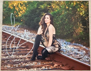 Brooke Adams Tessmacher SIGNED Photo Wrestling Autograph 8x10 TNA WWE - Picture 1 of 1