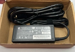 Genuine Hp 677770-003 65W Sleekbook POWER ADAPTER 677770-001 677770-002 - Picture 1 of 3
