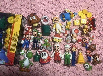 Lote de figuras de juguetes Mario Nitendo Mario Kart Super Mario Foto 1 de 4