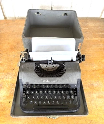 Винтажная портативная пишущая машинка 50-х Underwood Leader с чехлом в рабочем состоянии новая лента - Изображение 1 из 4