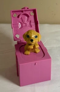 Muñeca Barbie mascota - Una Navidad perfecta - Pop Up cachorro perro en regalo - Imagen 1 de 2
