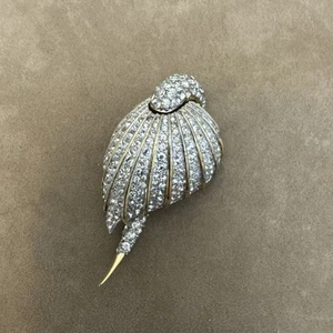 Fantástico broche Jomaz vintage con pedrería pavé hoja de flor usado en excelente estado tono dorado - Imagen 1 de 12