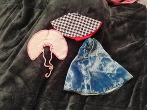 Barbie Poncho Vintage Clone Fatto in Casa Varie Lotto 3 *Vedi Descrizione* No Bambola - Foto 1 di 12