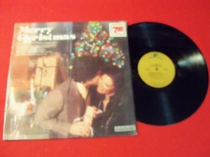 VARIOUS ARTIST HOLIDAY LP "COUNTRY STYLE CHRISTMAS" ON CLASSIC VINTAGE VINYL! - Picture 1 of 7