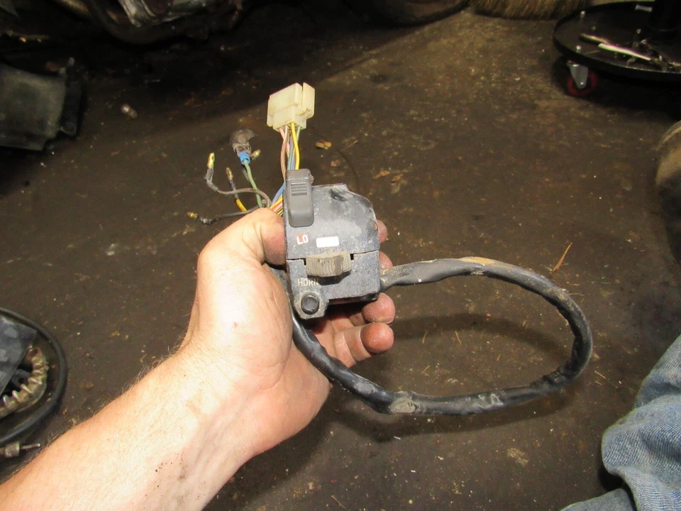 Yamaha XS650 1980 especial interruptor izquierdo luces bocina giratoria Foto 1 de 1