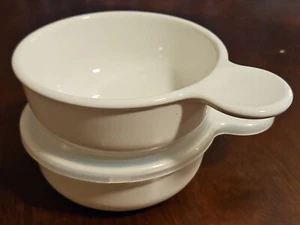 TWO White Corning Ware P-150-B Grab It Bowls with 1 Plasti LIDS Stackable - Picture 1 of 15