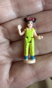 1995 Polly Pocket Bluebird Disney Park Guest Girl Magic Kingdom Castle Figure - Foto 1 di 2