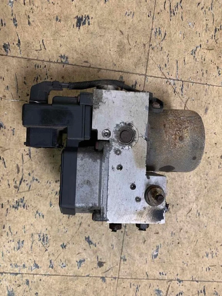 Control de tracción de freno antibloqueo Mercury Grand Marquis 2003-2004 OEM Foto 1 de 4