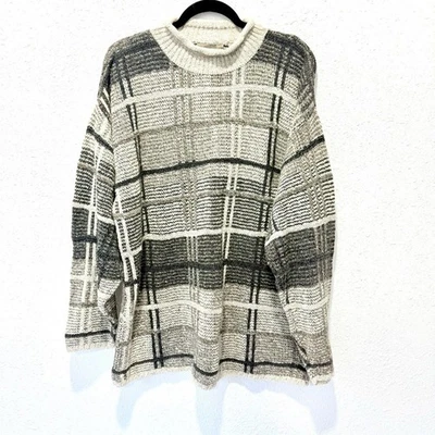 Structure Men's Cream and Gray Plaid Crewneck Sweater Large - Image 1 of 4