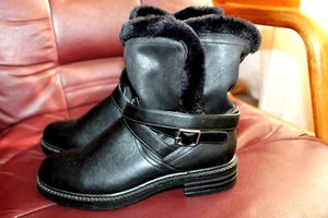 REPORT WOMEN'S SLIP ON Ankle Boots Women’s Size- 8 M BLACK GENUINE LEATHER NWOB - Picture 1 of 10