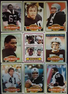 Lotto di carte calcio vintage 1980 Topps Oakland Raiders (9 ct) - Foto 1 di 2